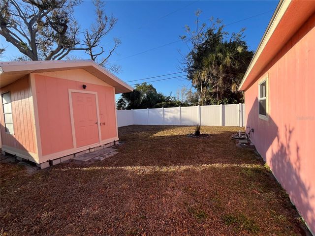 733 LAUREL AVENUE, Venice, FL 34285