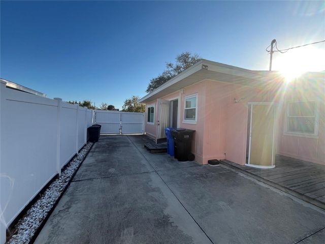 733 LAUREL AVENUE, Venice, FL 34285