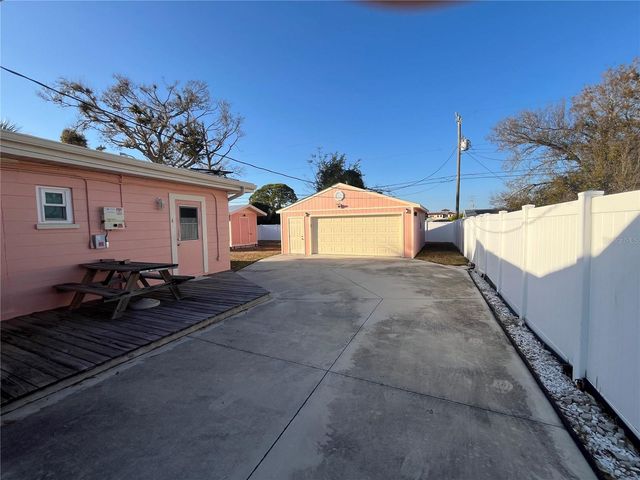 733 LAUREL AVENUE, Venice, FL 34285