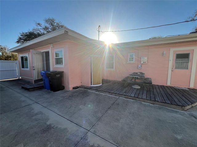 733 LAUREL AVENUE, Venice, FL 34285
