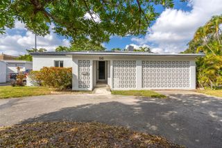 648 South Dr, Miami Springs, FL 33166