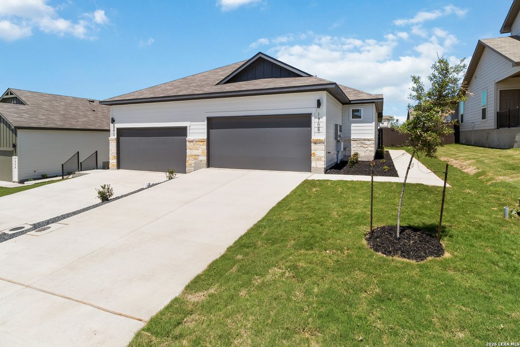 299-303 Colgin Dr, San Antonio, TX 78253
