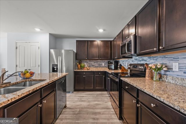 6550 Beaver Creek Trail, Atlanta, GA 30349