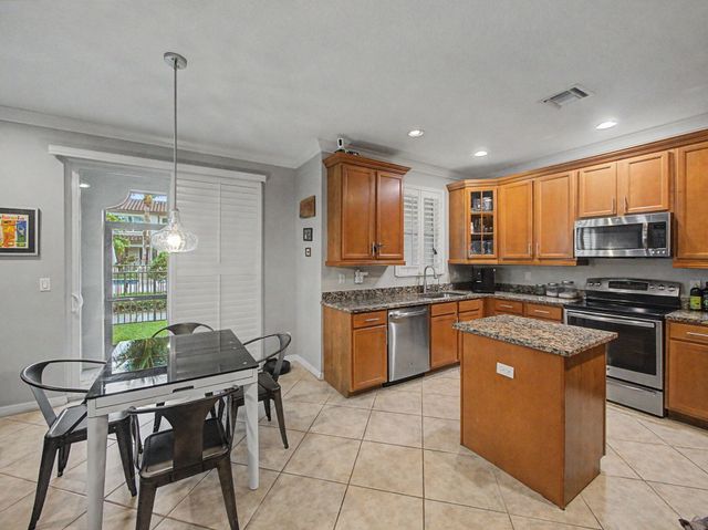 4560 Mediterranean Circle, Palm Beach Gardens, FL 33418