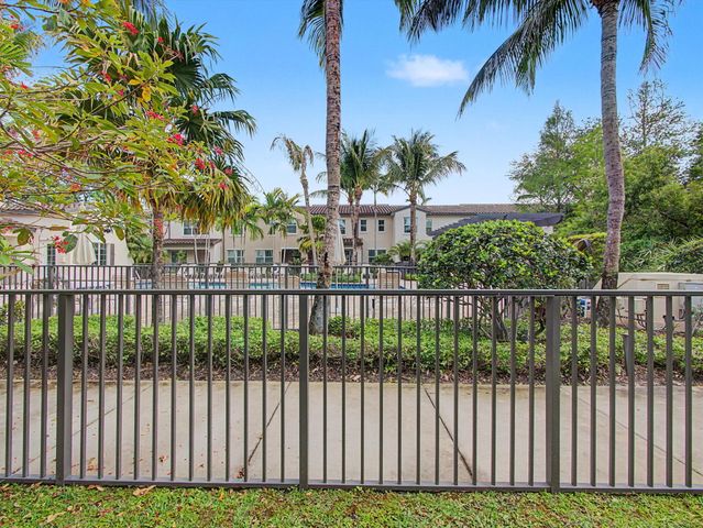4560 Mediterranean Circle, Palm Beach Gardens, FL 33418
