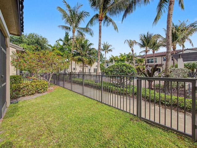 4560 Mediterranean Circle, Palm Beach Gardens, FL 33418