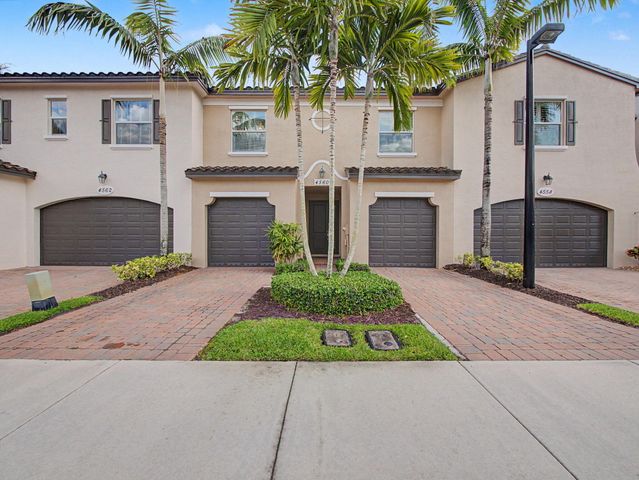 4560 Mediterranean Circle, Palm Beach Gardens, FL 33418