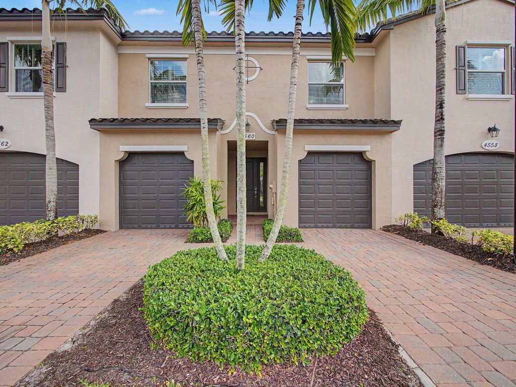 4560 Mediterranean Circle, Palm Beach Gardens, FL 33418