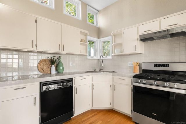 1084 Johnson Ave, San Diego, CA 92103