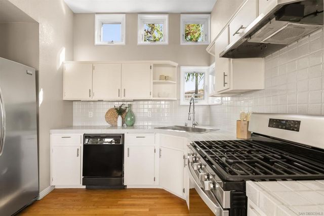 1084 Johnson Ave, San Diego, CA 92103