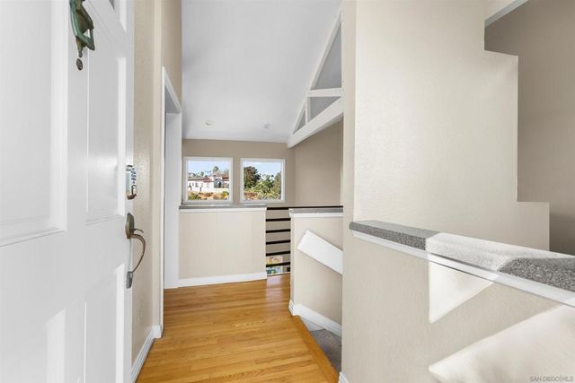 1084 Johnson Ave, San Diego, CA 92103