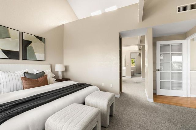 1084 Johnson Ave, San Diego, CA 92103