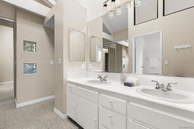 1084 Johnson Ave, San Diego, CA 92103