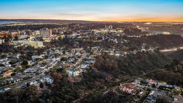 1084 Johnson Ave, San Diego, CA 92103