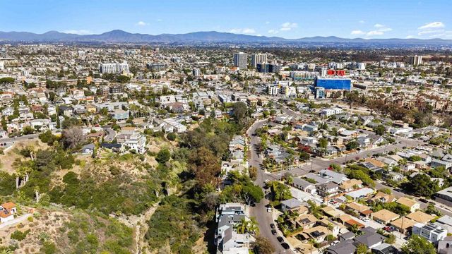 1084 Johnson Ave, San Diego, CA 92103