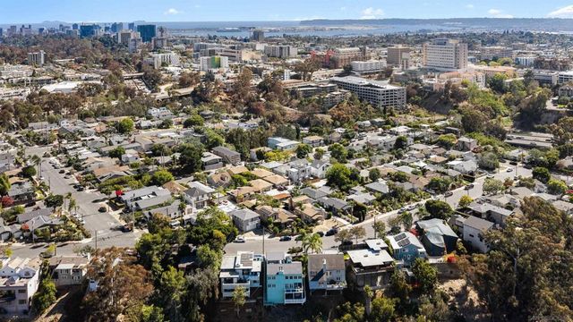 1084 Johnson Ave, San Diego, CA 92103