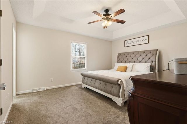 896 Oakhaven Forest Drive, Winston-salem, NC 27105