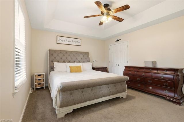 896 Oakhaven Forest Drive, Winston-salem, NC 27105