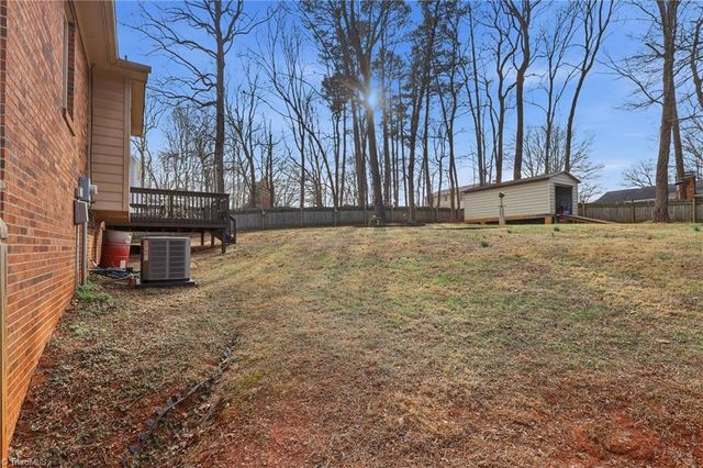 896 Oakhaven Forest Drive, Winston-salem, NC 27105