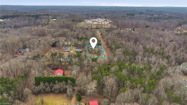 896 Oakhaven Forest Drive, Winston-salem, NC 27105