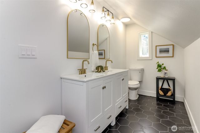 220 E 63RD Street, Tacoma, WA 98404