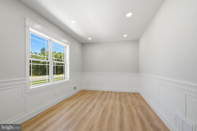 125 PENNSYLVANIA, Barnegat, NJ 08005