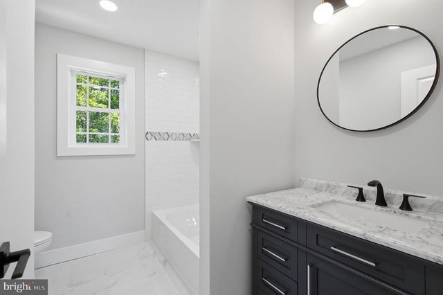 125 PENNSYLVANIA, Barnegat, NJ 08005