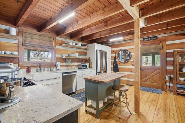 33 Foxhound Drive, Ellijay, GA 30540