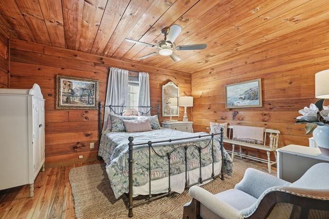 33 Foxhound Drive, Ellijay, GA 30540