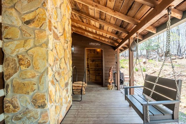 33 Foxhound Drive, Ellijay, GA 30540
