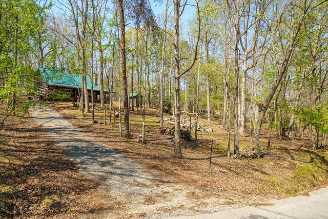 33 Foxhound Drive, Ellijay, GA 30540