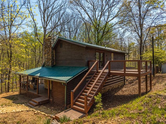 33 Foxhound Drive, Ellijay, GA 30540