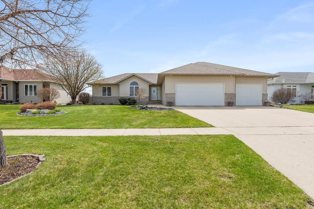 4432 3rd Street S, Moorhead, MN 56560
