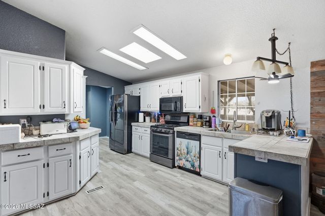 26860 S Purple Finch Lane, Amado, AZ 85645