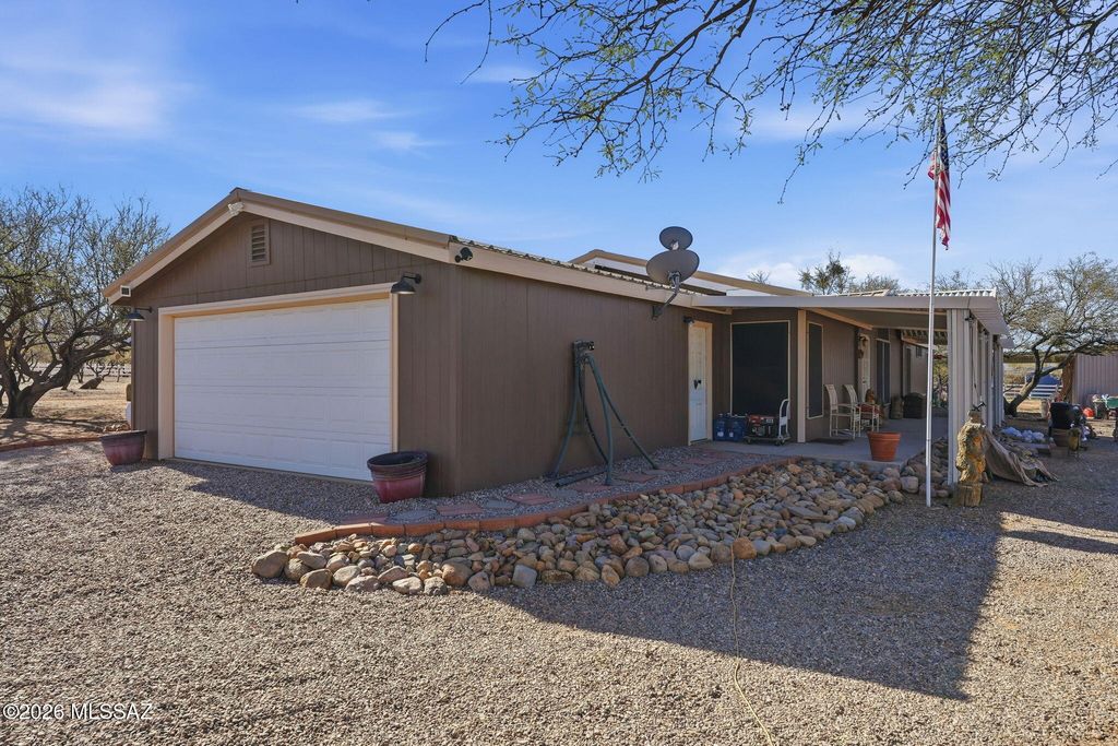 Image 10 of property listing at 26860 S Purple Finch Lane, Amado, AZ 85645
