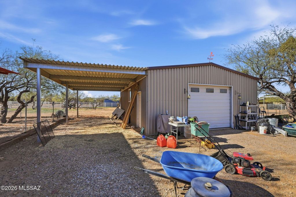 Image 29 of property listing at 26860 S Purple Finch Lane, Amado, AZ 85645