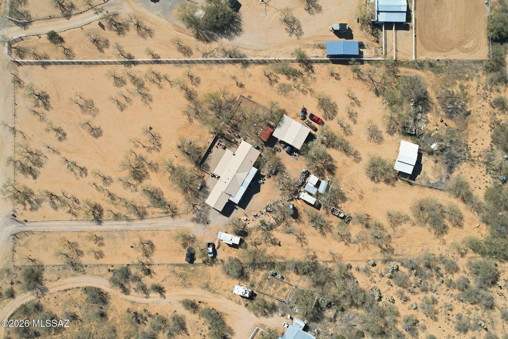 Image 4 of property listing at 26860 S Purple Finch Lane, Amado, AZ 85645