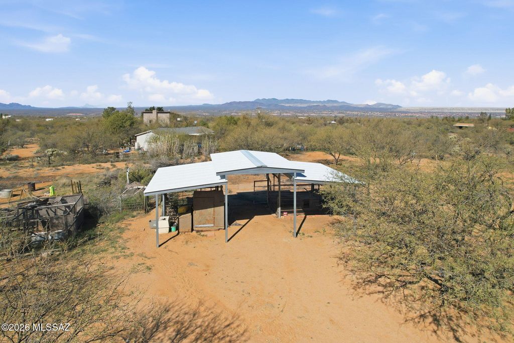 Image 8 of property listing at 26860 S Purple Finch Lane, Amado, AZ 85645