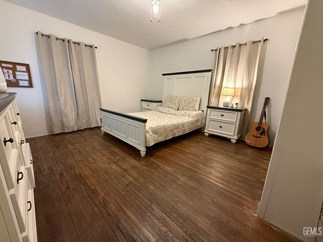 2106 Monterey Street, Bakersfield, CA 93305