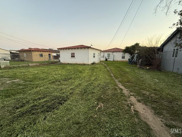 2106 Monterey Street, Bakersfield, CA 93305
