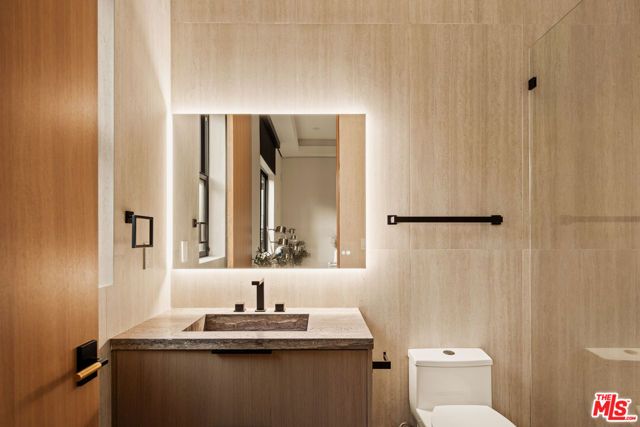 4528 Matilija Avenue, Sherman Oaks, CA 91423