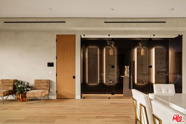 4528 Matilija Avenue, Sherman Oaks, CA 91423