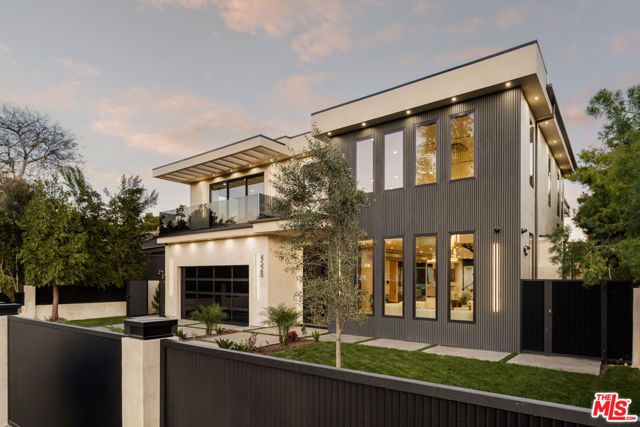 4528 Matilija Avenue, Sherman Oaks, CA 91423