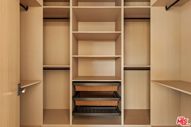 4528 Matilija Avenue, Sherman Oaks, CA 91423