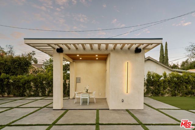 4528 Matilija Avenue, Sherman Oaks, CA 91423