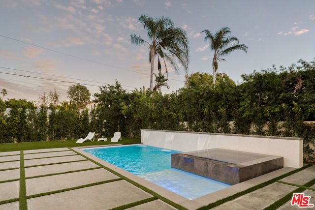 4528 Matilija Avenue, Sherman Oaks, CA 91423