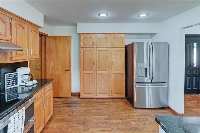 1103 Brookside Place, Raymore, MO 64083