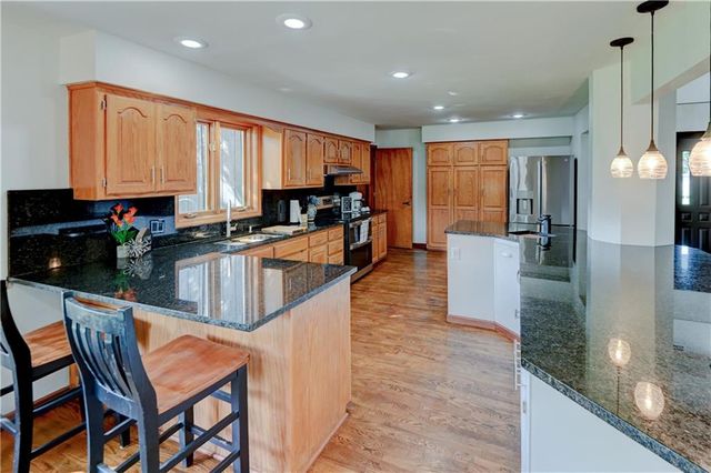 1103 Brookside Place, Raymore, MO 64083