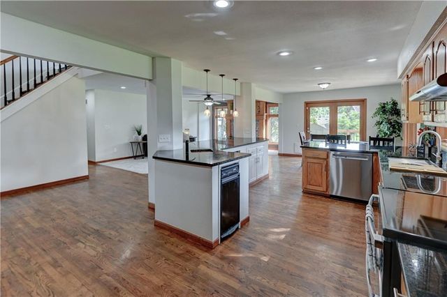 1103 Brookside Place, Raymore, MO 64083
