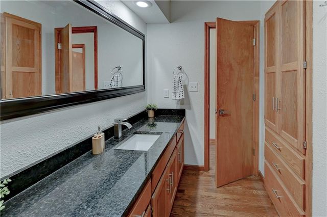 1103 Brookside Place, Raymore, MO 64083